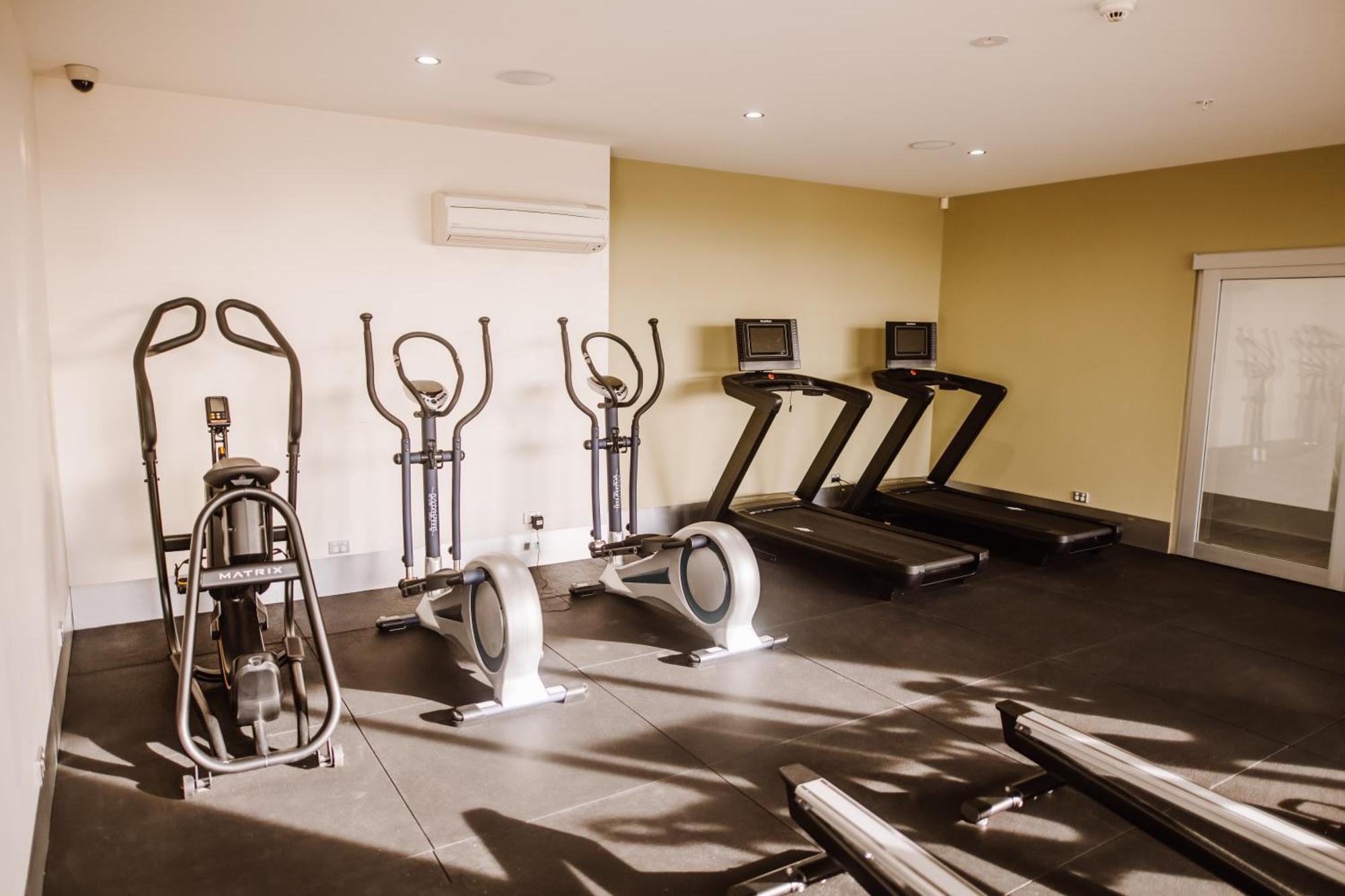 York Cove Hotel Джордж Таун Екстериор снимка