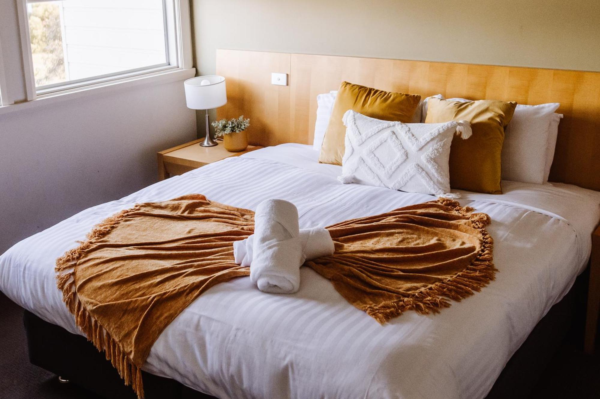 York Cove Hotel Джордж Таун Екстериор снимка
