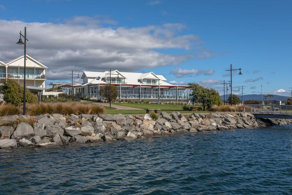 York Cove Hotel Джордж Таун Екстериор снимка