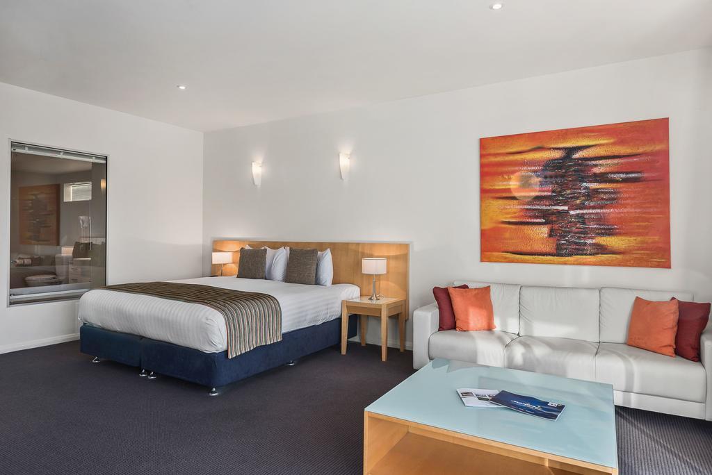 York Cove Hotel Джордж Таун Екстериор снимка