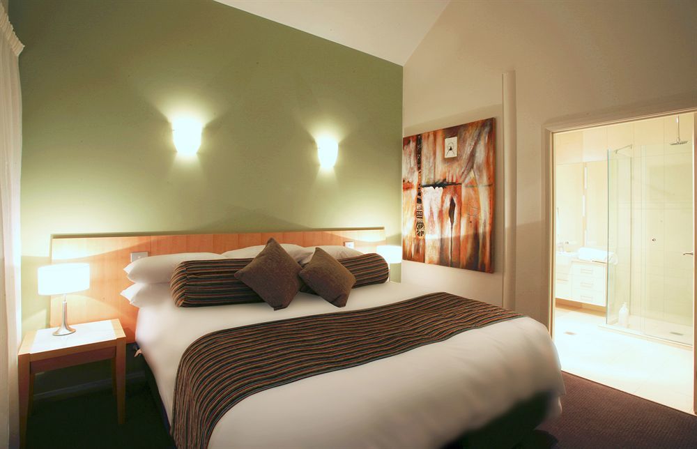 York Cove Hotel Джордж Таун Екстериор снимка