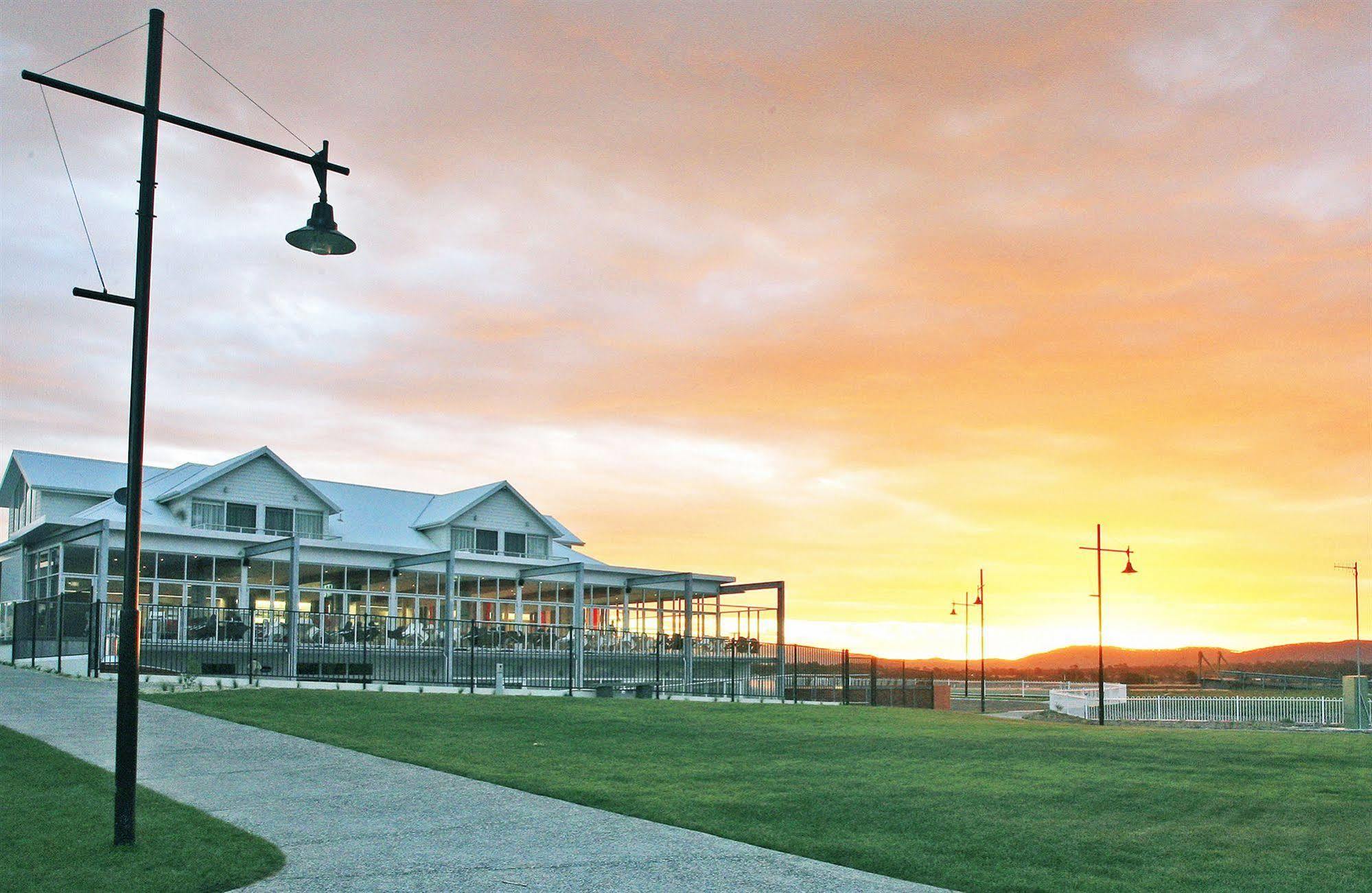 York Cove Hotel Джордж Таун Екстериор снимка