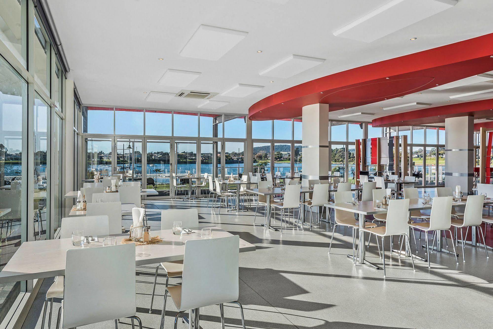 York Cove Hotel Джордж Таун Екстериор снимка