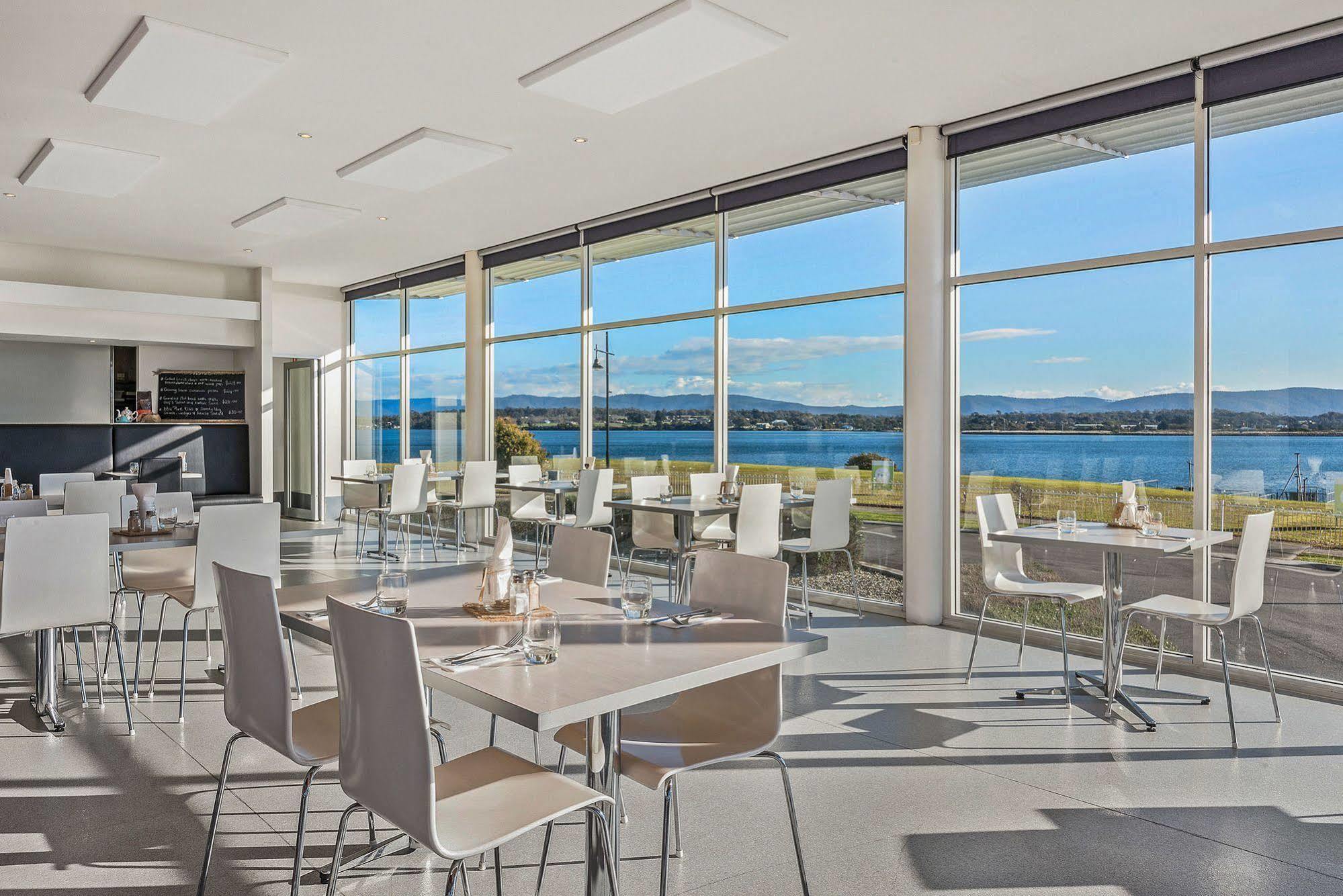 York Cove Hotel Джордж Таун Екстериор снимка