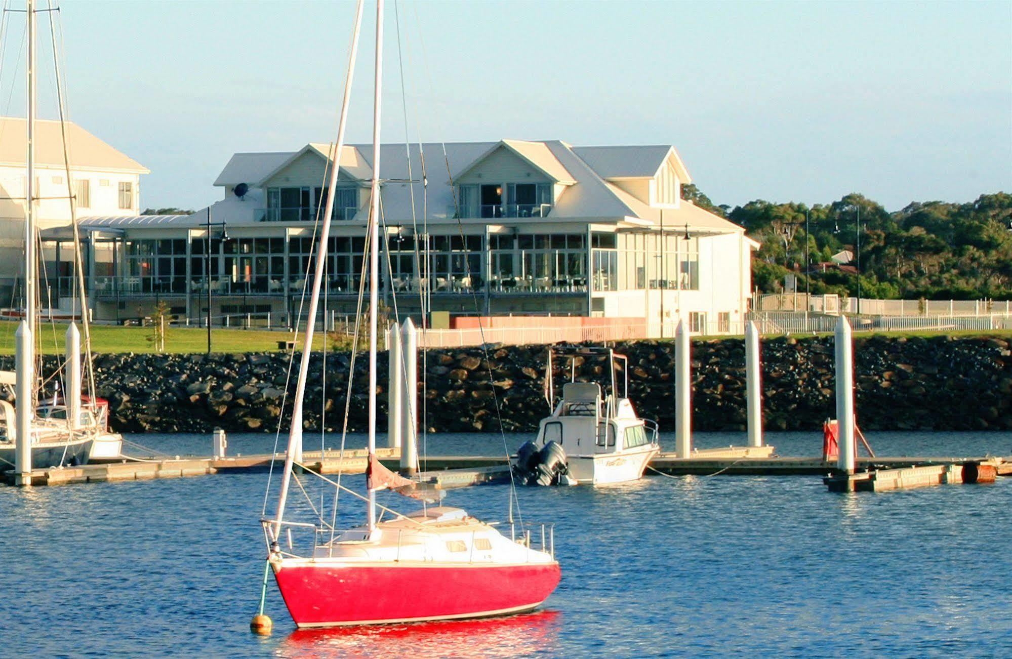 York Cove Hotel Джордж Таун Екстериор снимка