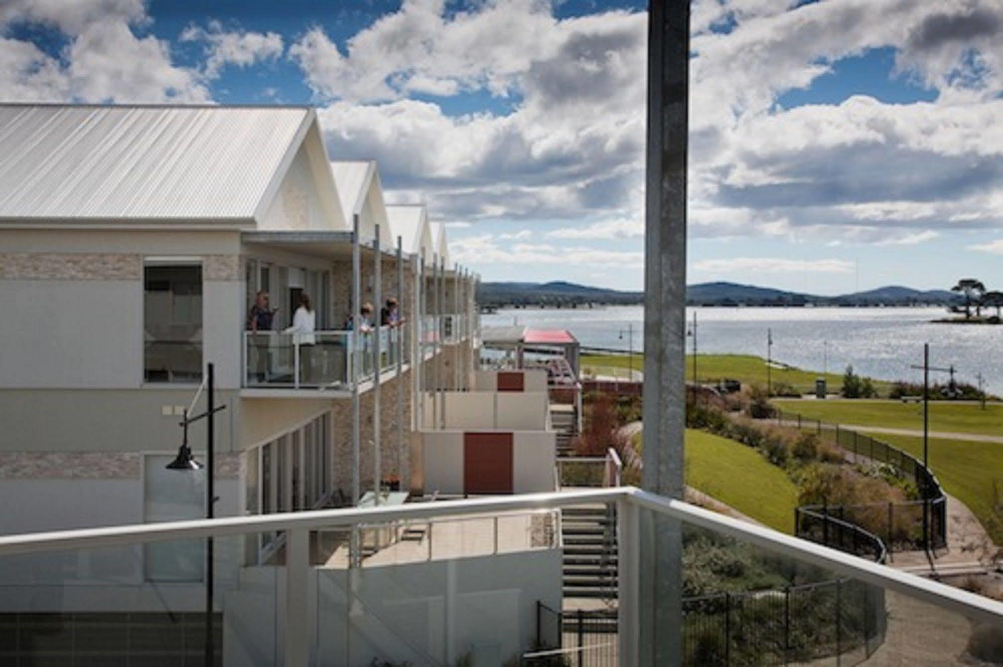 York Cove Hotel Джордж Таун Екстериор снимка
